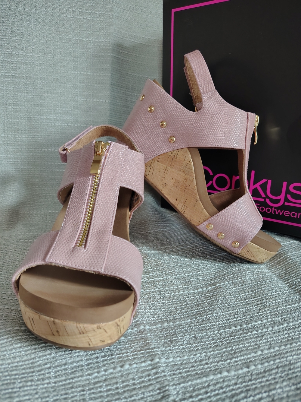 Corkys Zip It Good Blush Wedge Sandals Cork Platform Zip Front Size 8 New